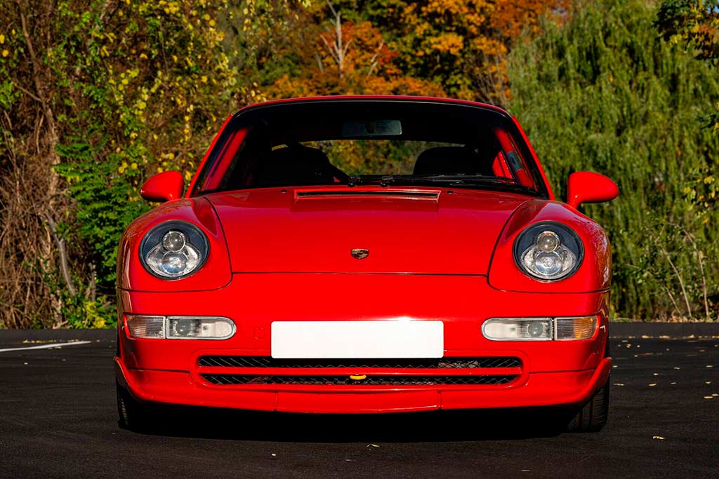 Спорткар Porsche 911 Carrera RS Clubsport продали за 324 000 долларов